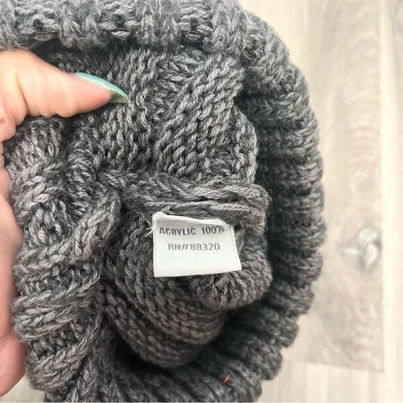 C.C Hat Women’s OS Dark Gray Cuffed Knit Beanie - Picture 4 of 4